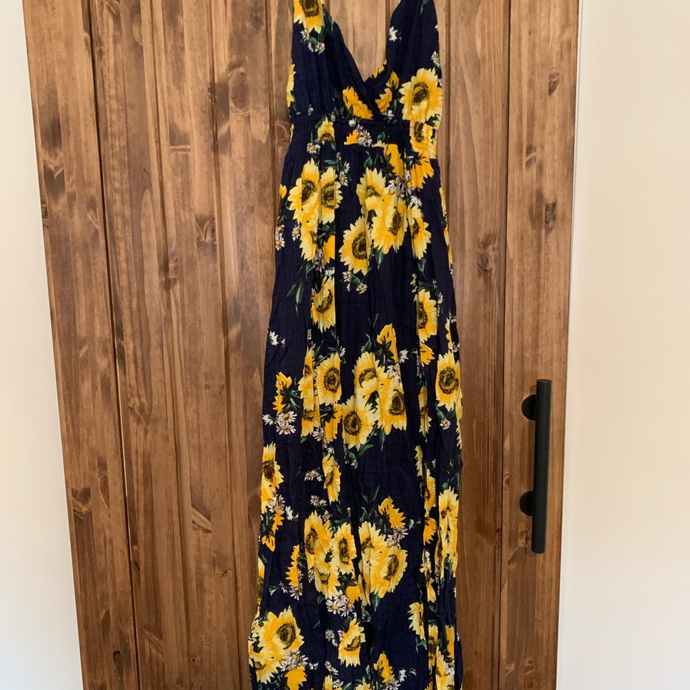 Navy sunflower dress size medium/Large